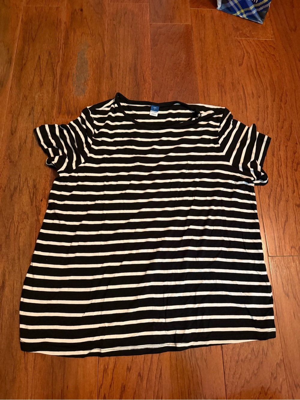 Old Navy Black & White Striped Short Sleeve Crew Tee